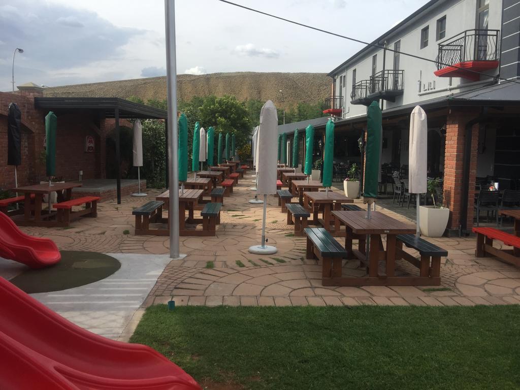 Picanha Grill Guest House & Events Venue Nigel Екстериор снимка